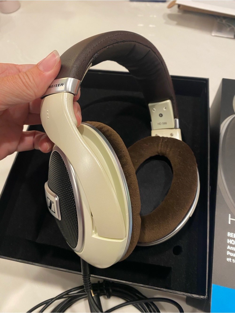 Sennheiser HD 599 Over-Ear Headphones in White and Brown - Picture 2 of 9